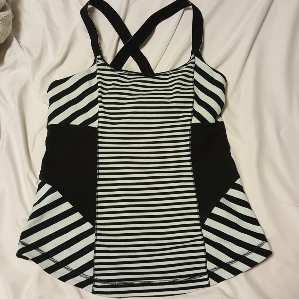Lululemon workout top